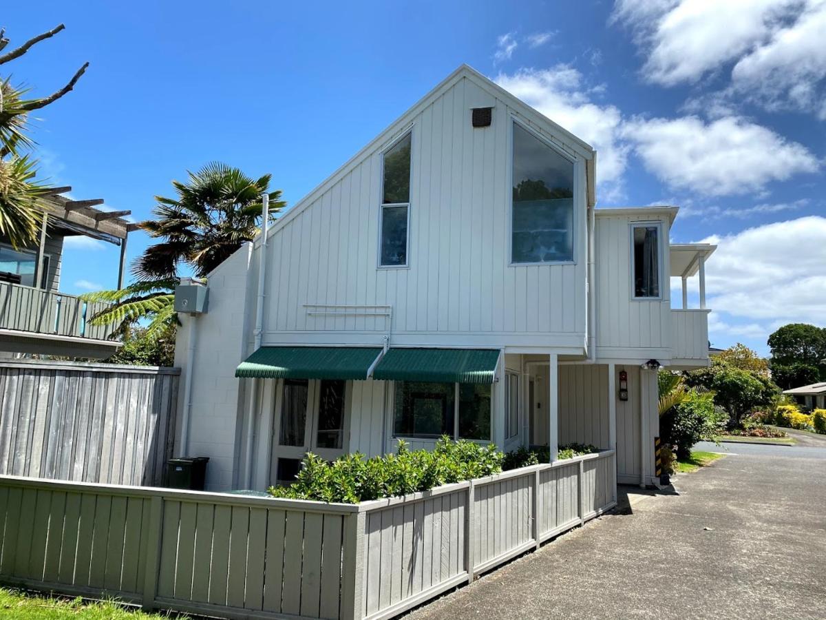 Chamberlain House - 3 Bedroom House By Manly Beach Auckland Esterno foto